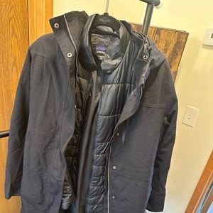 Patagonia two in one Super warm and can we together or as one of the pieces!